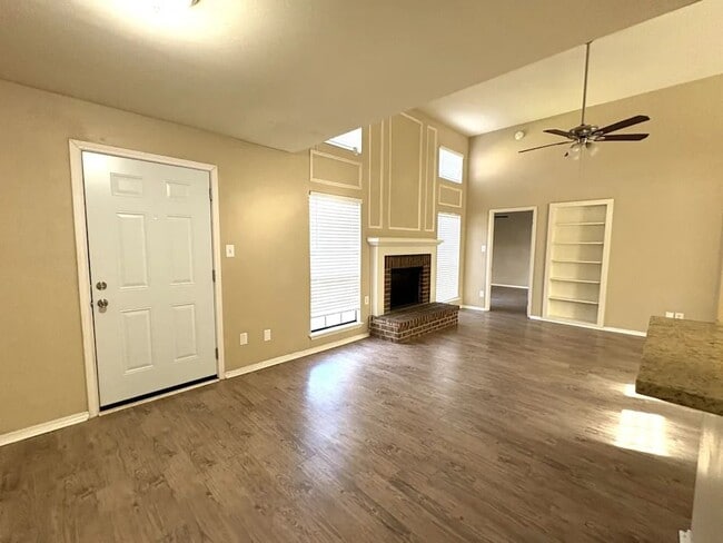 Building Photo - 5302 Pocassett Dr