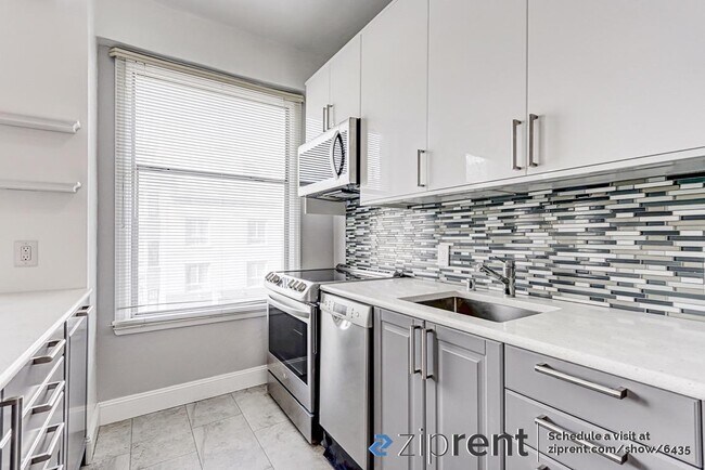 Foto del edificio - 631 O'Farrell St