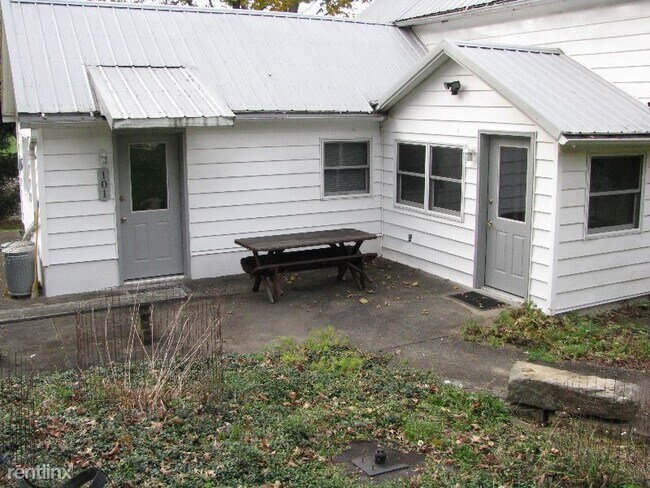 Building Photo - 2 br, 2.5 bath House - 101 Fields Park Rd.