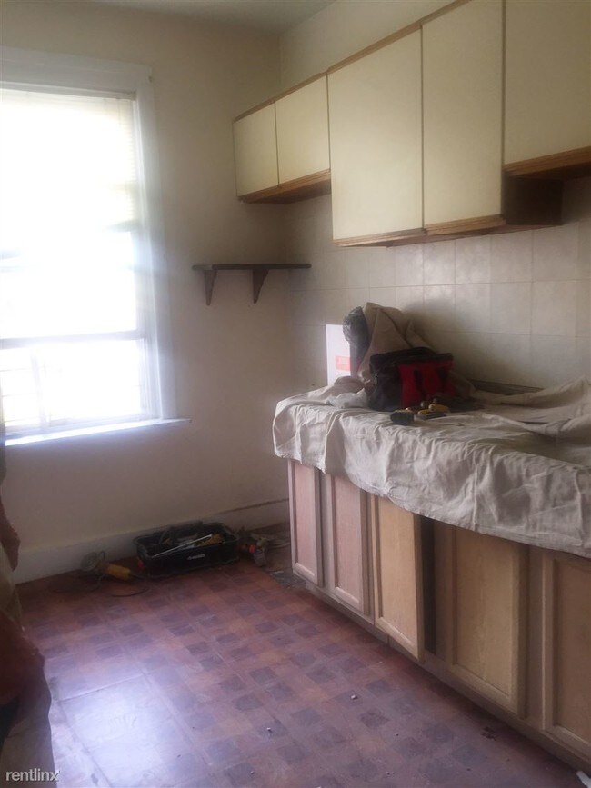 Building Photo - 3021 Voorhies Ave