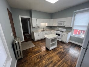 Building Photo - 571 Jefferson St