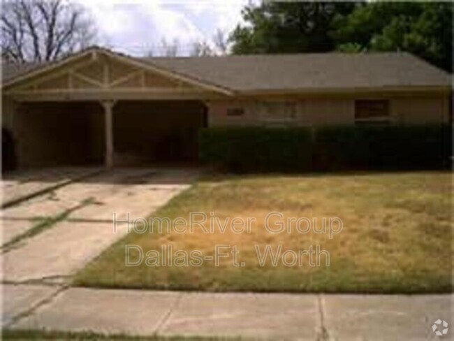 Building Photo - 311 Rita Dr