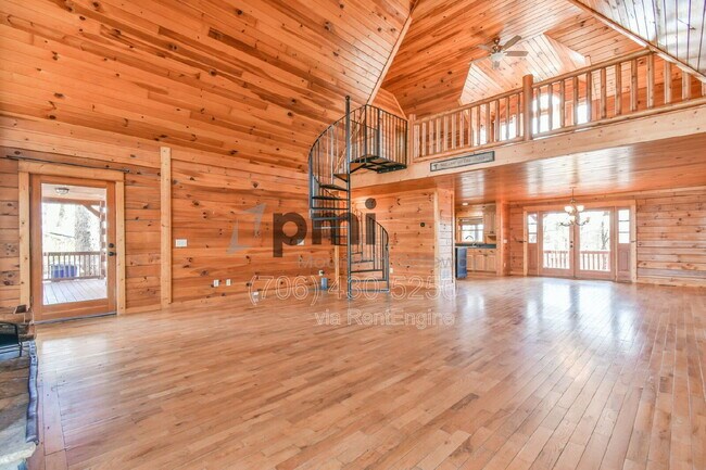 Foto del edificio - 461 River Estates Rd