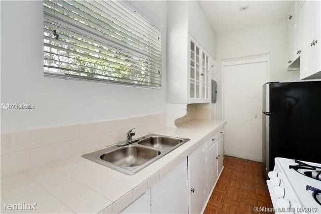 Building Photo - 2411 Biscayne Blvd