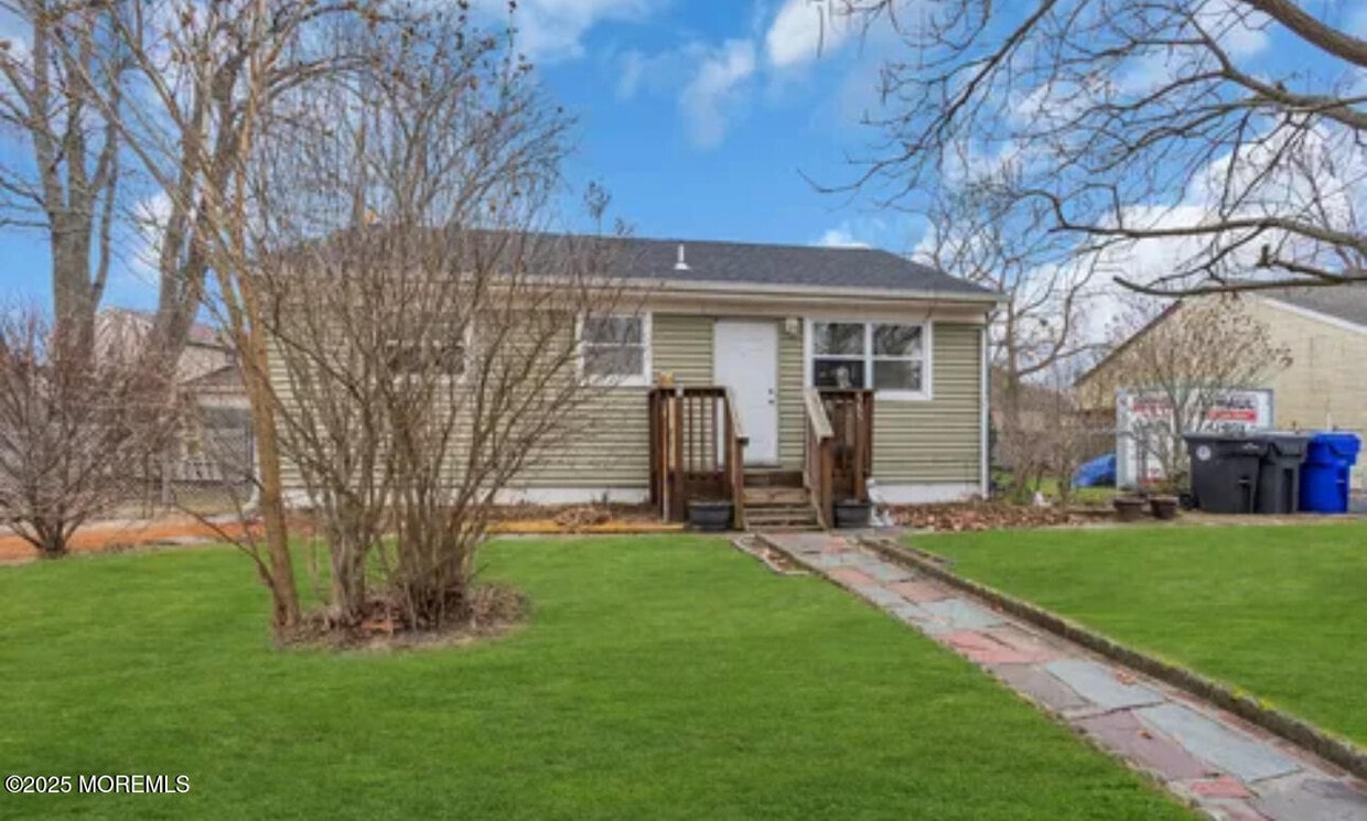 Primary Photo - 385 Delaware Dr