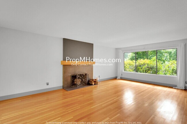 Foto del edificio - Beautiful Four Bedroom Escape in Palisades!