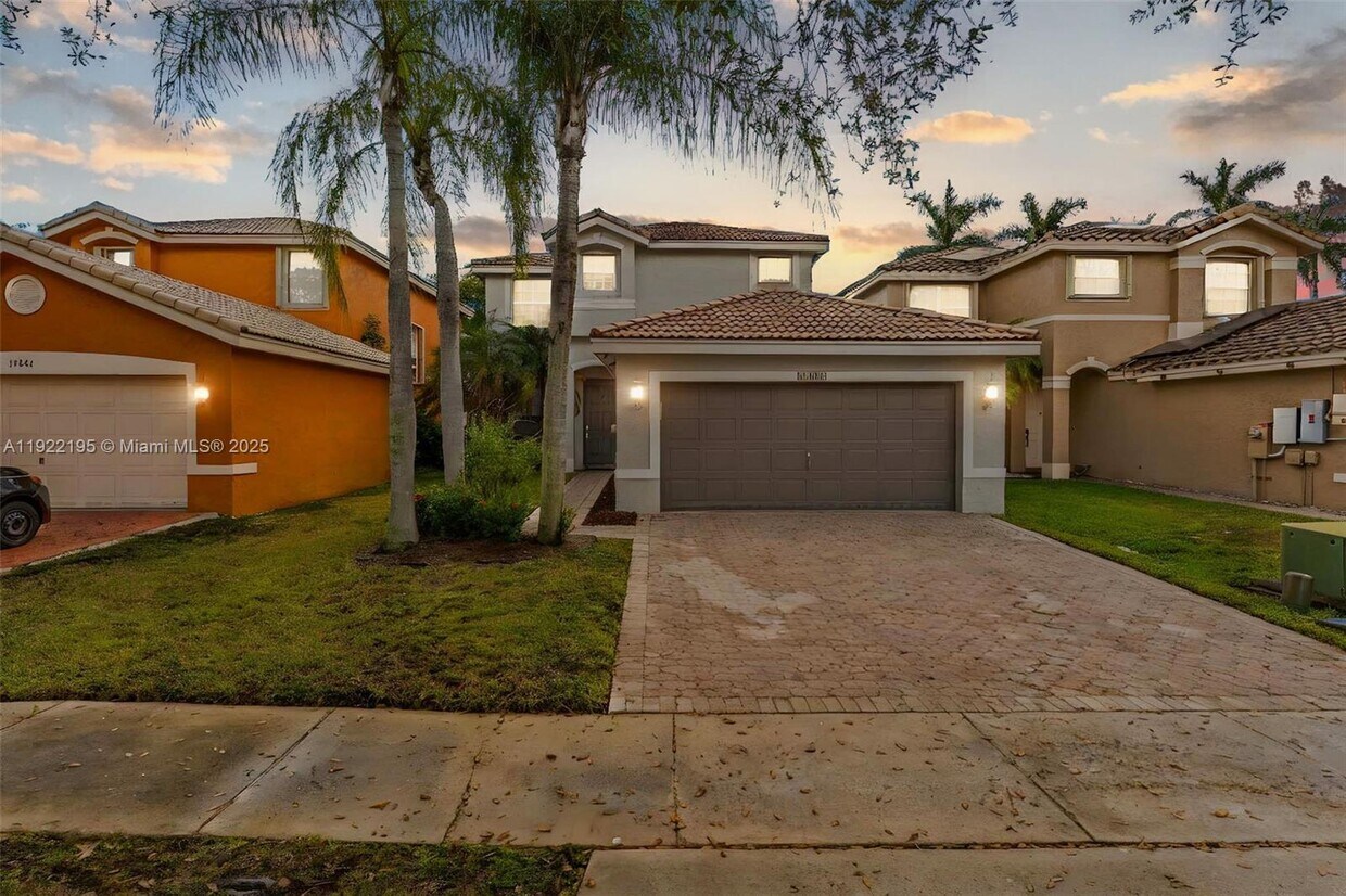 Primary Photo - 15854 SW 21st St