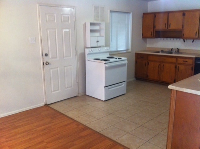 Building Photo - 721 Deauville Dr