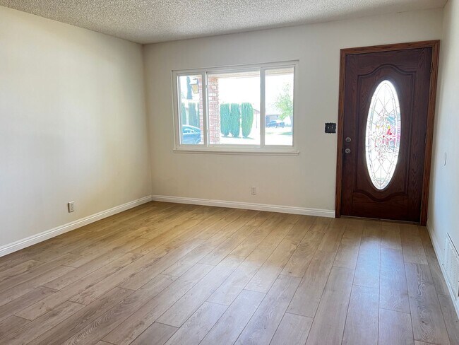 Foto del edificio - PRICE REDUCTION!!!! 3 Bedroom 2 Bath Home ...
