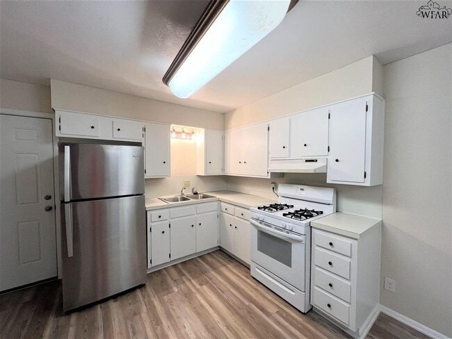 Building Photo - 4717 N Shore Dr