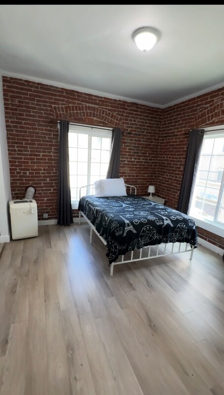 Primary Photo - 1420 Flower St