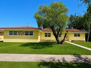 Building Photo - 940 Benevento Ave