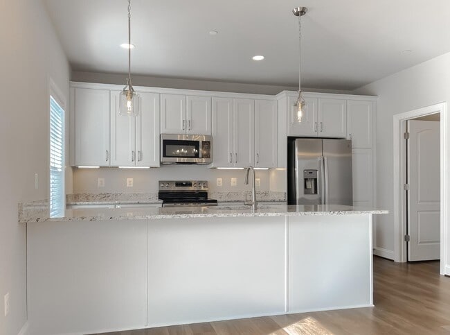 Building Photo - Sullivan Lane