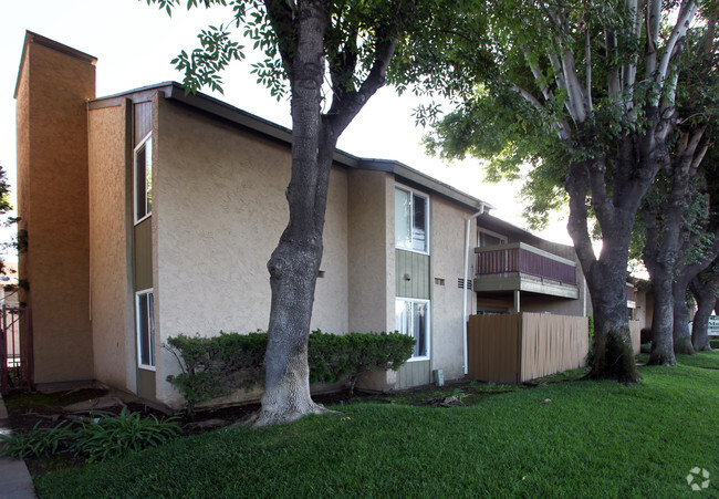 Building Photo - Villa Monterey Apartments