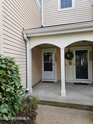 Building Photo - 199 Tulip Ln