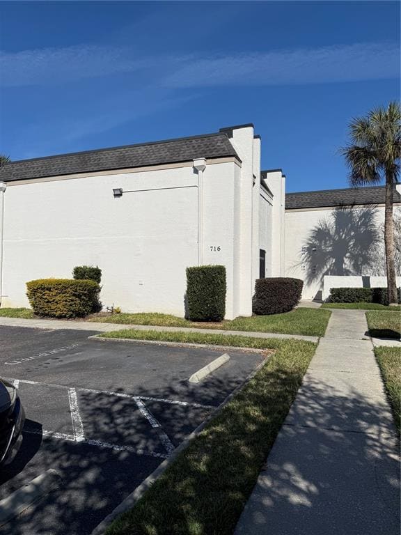 Building Photo - 716 Oakgrove Dr