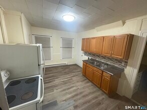 Building Photo - 31 Coe St