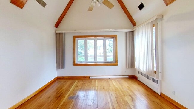 Photo - Laurelton House