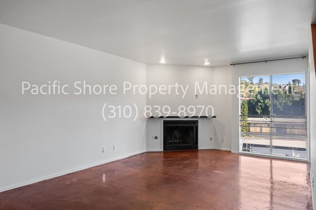 Foto del edificio - 2339 Hyperion Ave