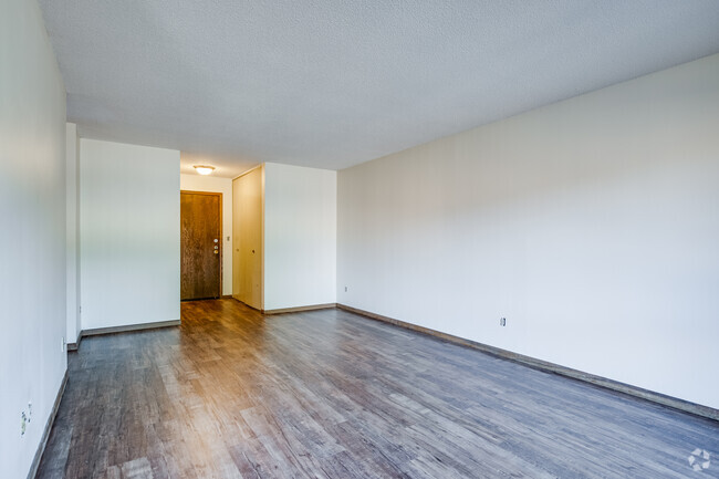 1BR, 1BA - Living Room - Allegro