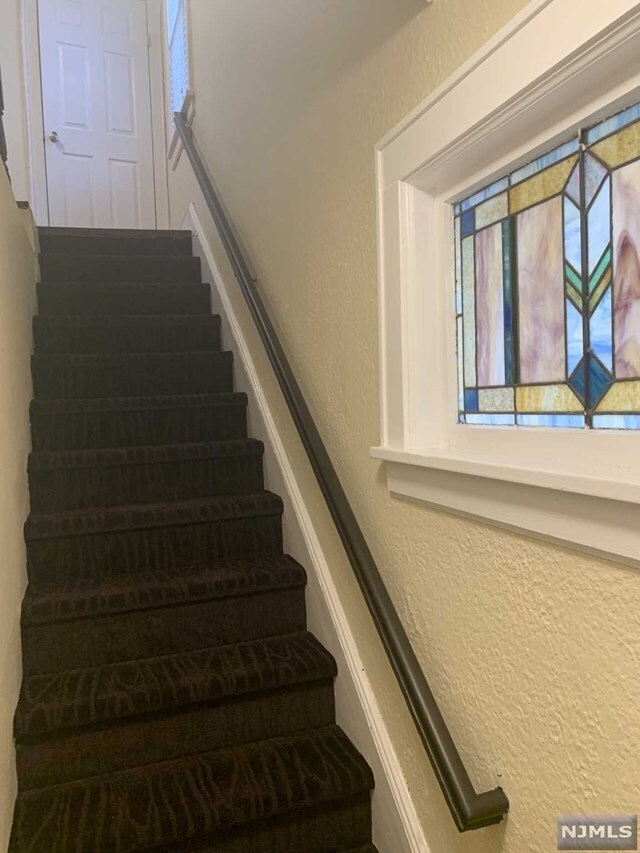 Building Photo - 322 New Milford Ave