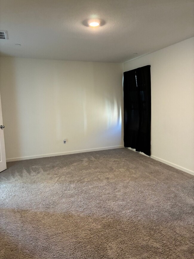 Building Photo - 4244 Rutherford Ave