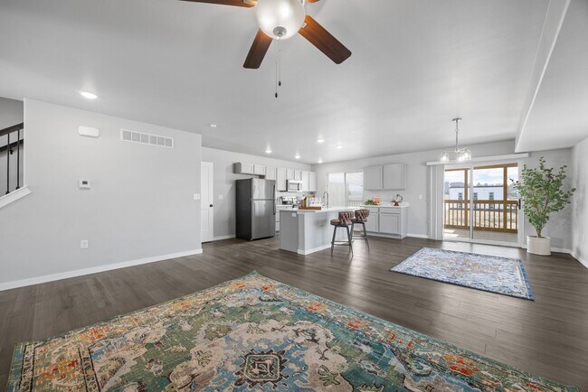 Foto del edificio - 921 Aiden St