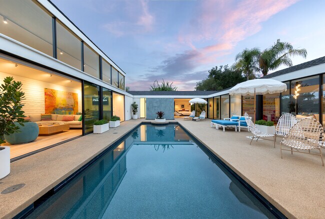 Foto del edificio - 1988 Inverness Ln