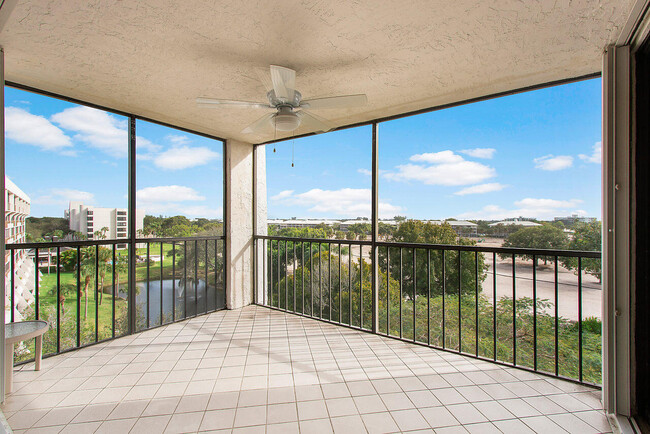 Foto del edificio - 6530 Boca Del Mar Dr