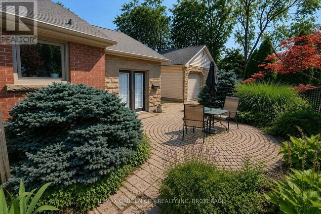 Photo du bâtiment - 139 South Dr