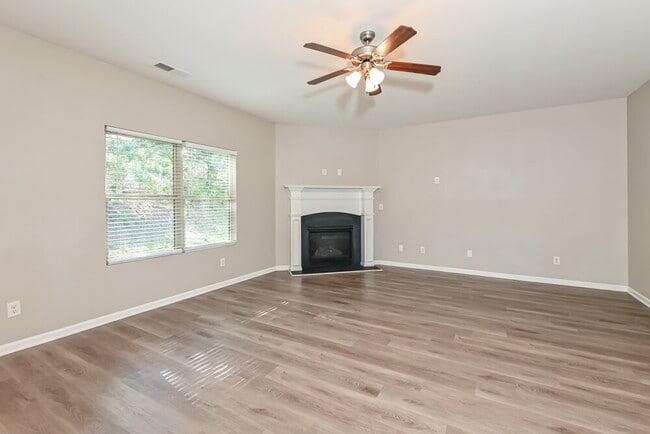 Building Photo - 929 Walking Stick Trail NE