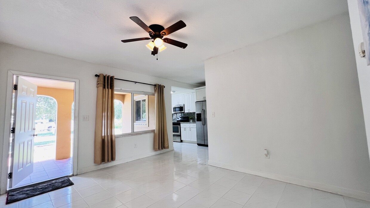 Foto principal - 934 E 22nd St