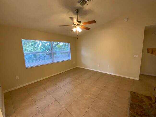 Building Photo - 809 High Point Ct