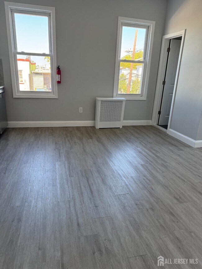 Foto del edificio - 1515 Kerrigan Ave