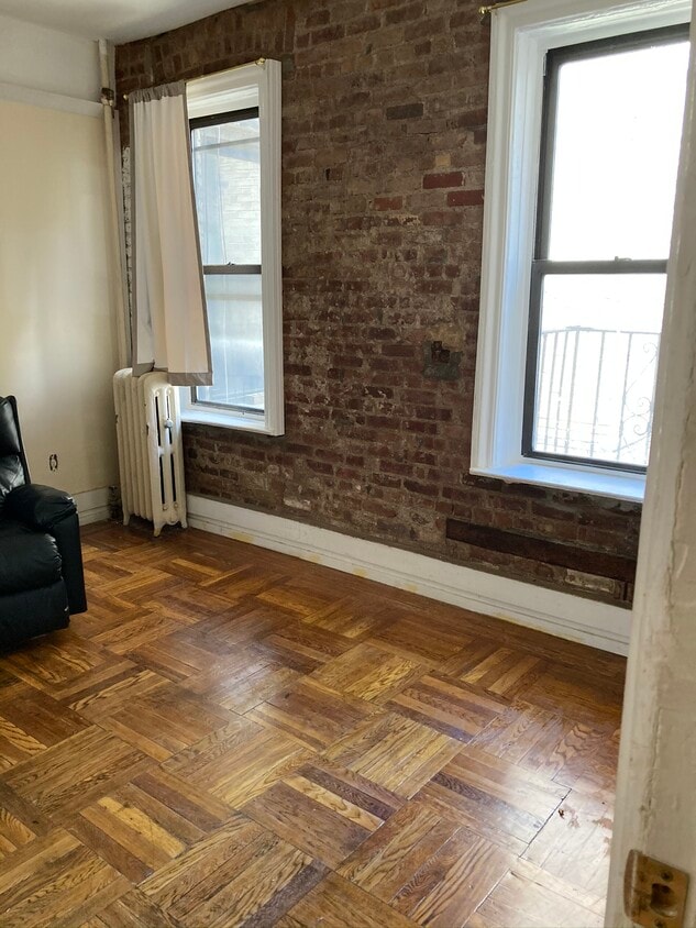 Foto principal - 1574 56th St