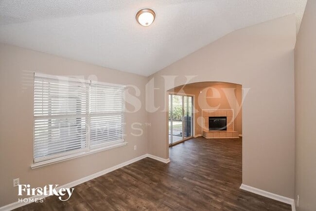 Foto del edificio - 10785 Las Colinas Way