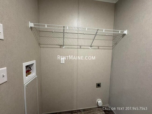 Building Photo - 147 Sunset St