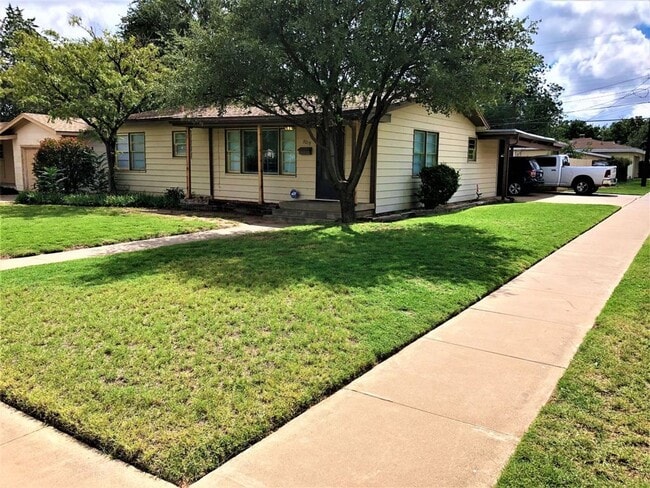 Building Photo - 3019 42nd St