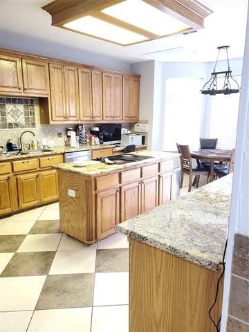 Foto del edificio - 1521 Parkwood Dr