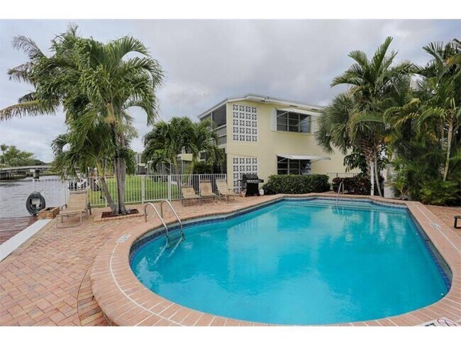 Foto del edificio - 1100 Pine Dr