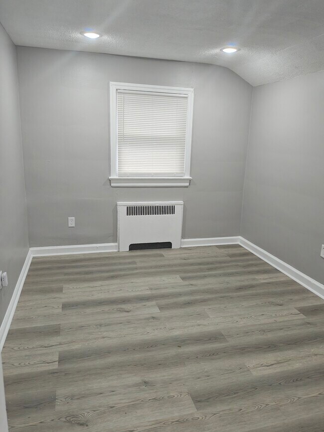 Building Photo - 188 Nesbit Ter