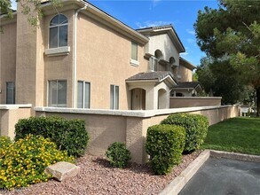 Building Photo - 910 Elegant Coral Ave
