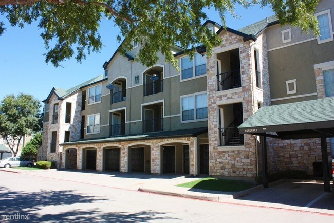Building Photo - 5200 Town and Country Blvd