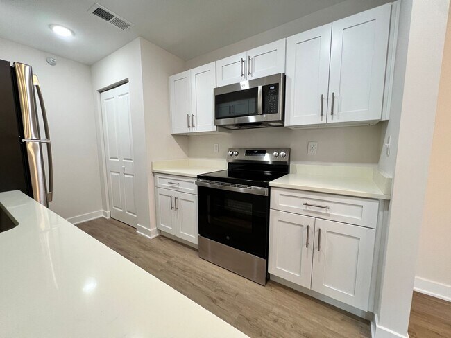 Foto del edificio - The Oaks of Kenwood