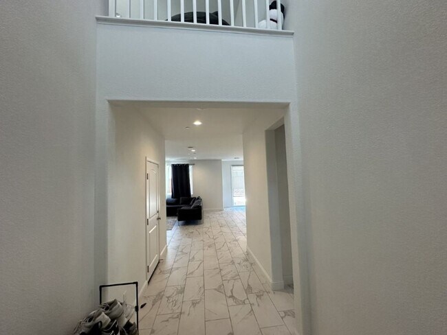 Foto del edificio - Spacious 4-Bedroom, 3-Bath Home in Southea...
