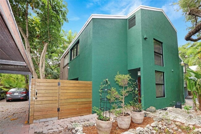 Building Photo - 3138 Mary St