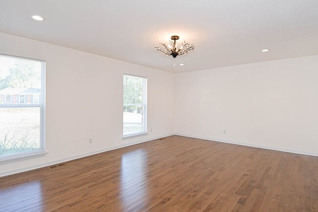 Building Photo - 306 Bright Meadows Dr