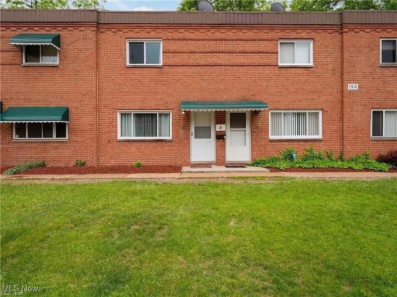 Photo - 194 Dalepark Dr (Bedford, OH)