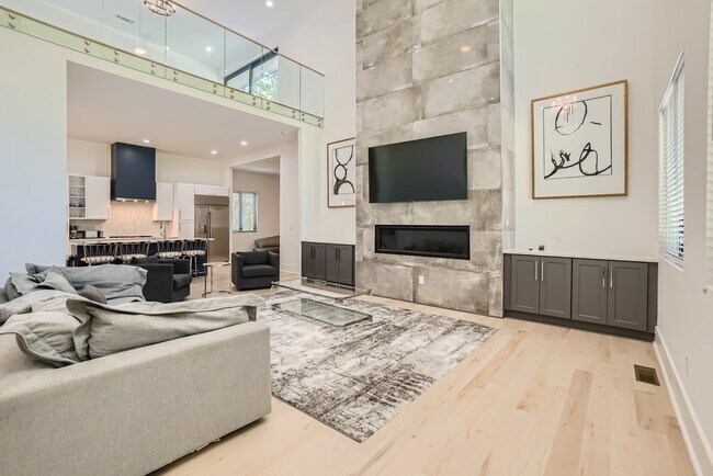 Photo - 5285 Mt Vernon Pkwy NW House