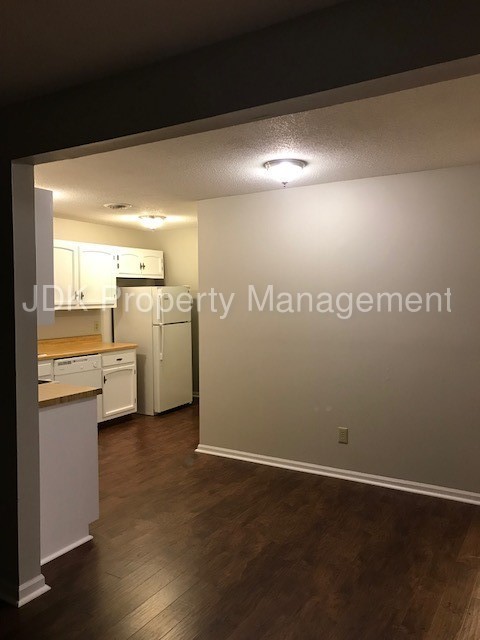 Foto del edificio - 1721 N Jim Minor Rd